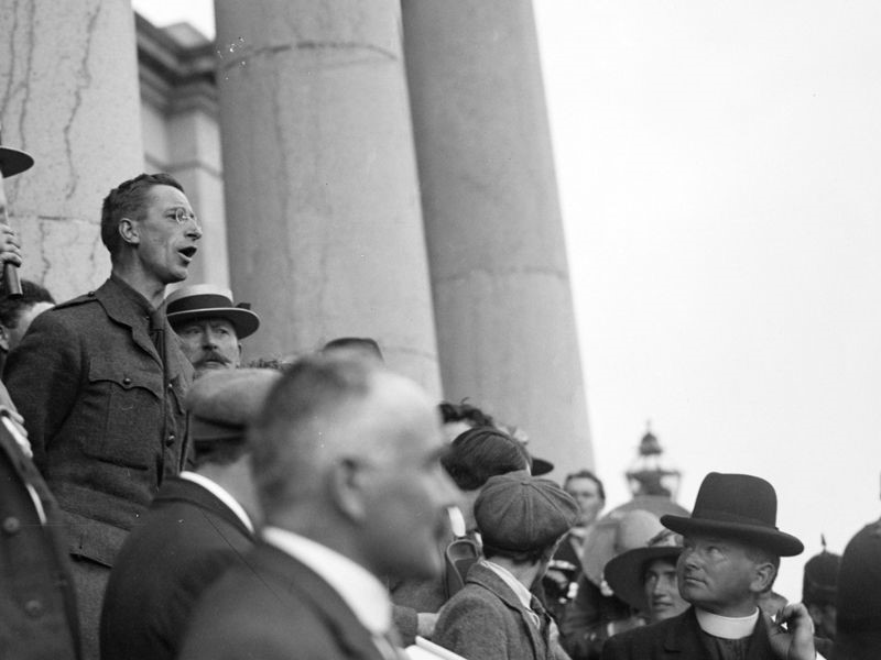 eamon de valera website image blur 1